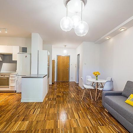 Apartment Powisle With Garage Варшава Экстерьер фото
