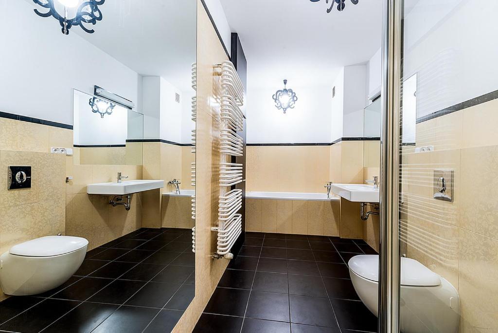 Apartment Powisle With Garage Варшава Экстерьер фото