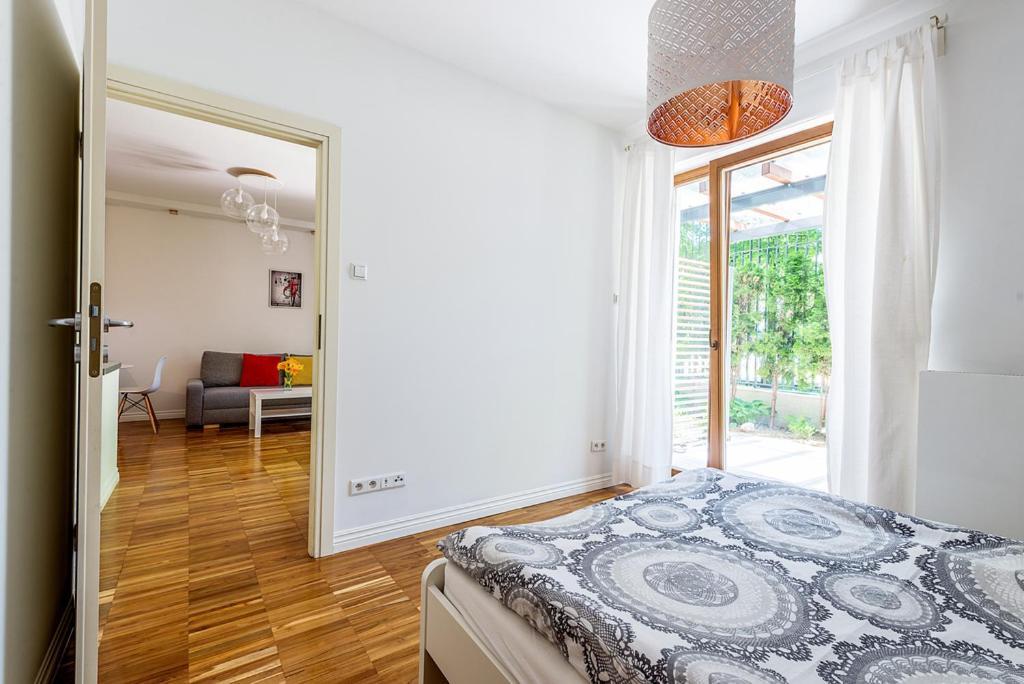 Apartment Powisle With Garage Варшава Экстерьер фото