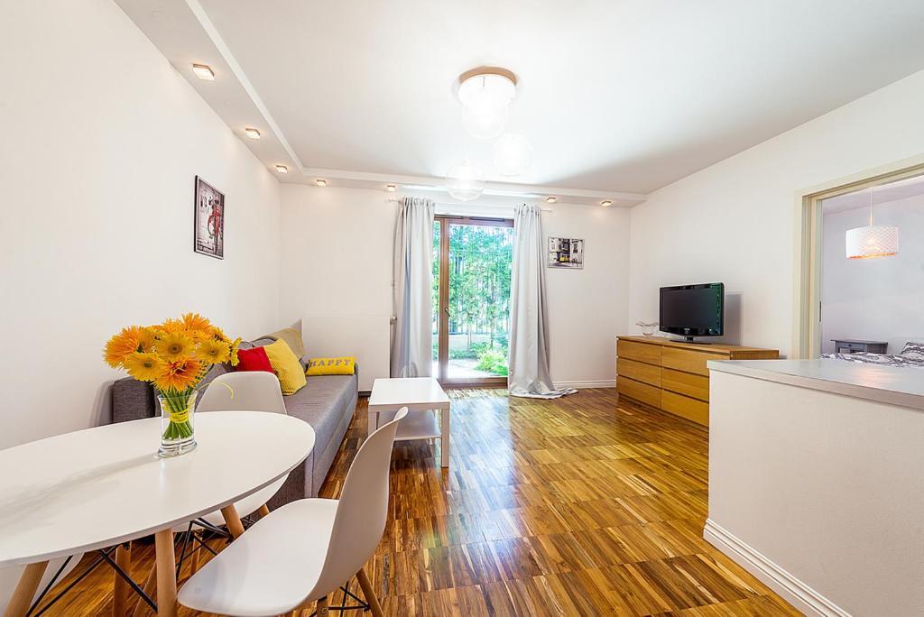 Apartment Powisle With Garage Варшава Экстерьер фото