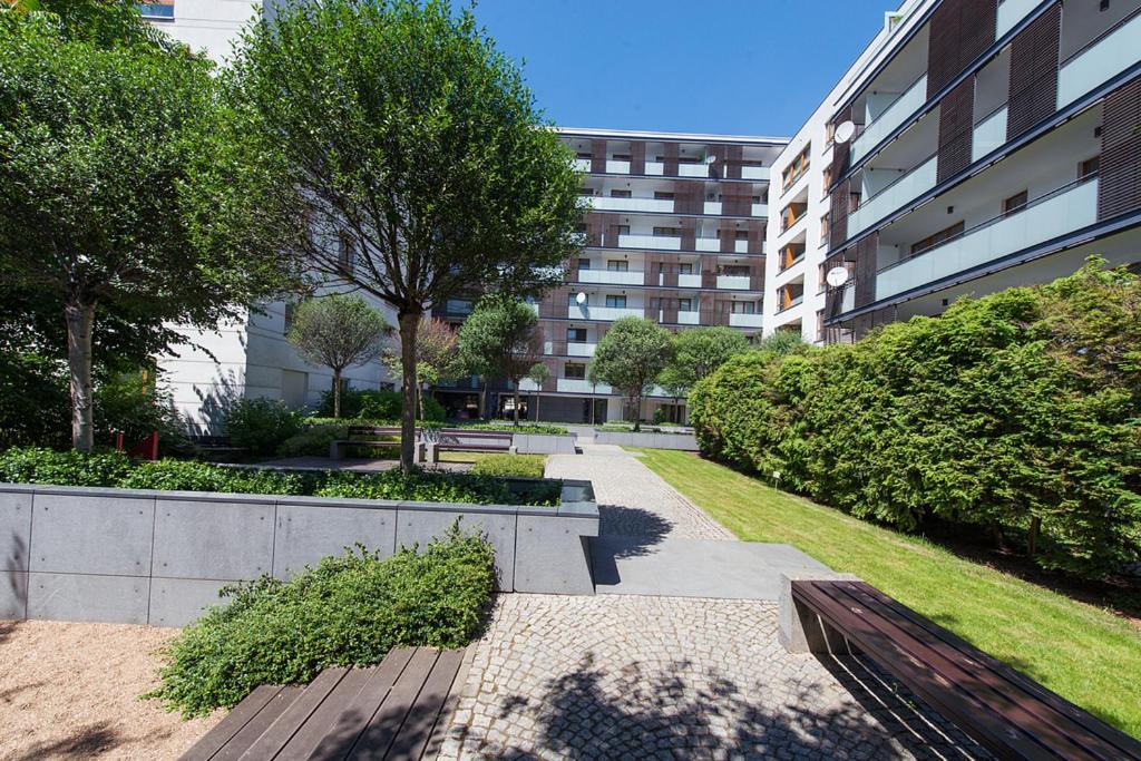 Apartment Powisle With Garage Варшава Экстерьер фото